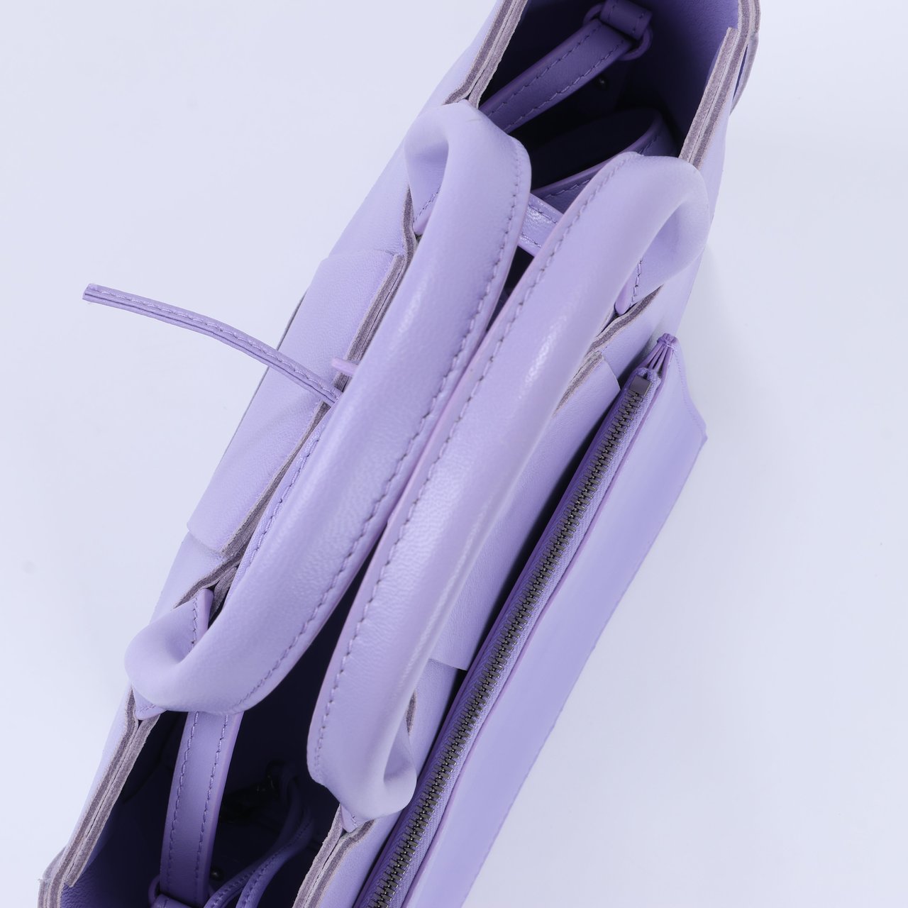 Bottega Veneta Bottega Veneta Nappa Maxi Intrecciato Small Arco 2Way Handbag in Purple Paars