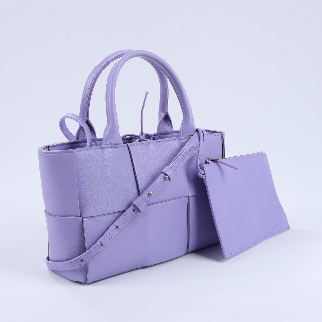 Bottega Veneta Bottega Veneta Nappa Maxi Intrecciato Small Arco 2Way Handbag in Purple Paars