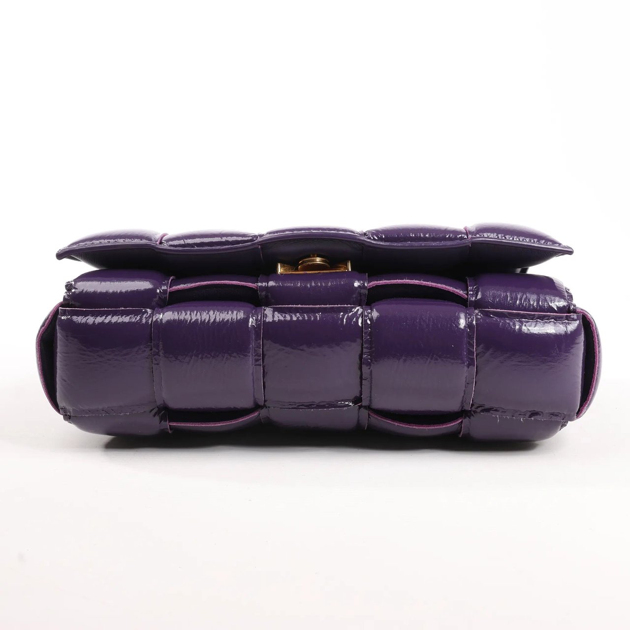 Bottega Veneta Bottega Veneta Padded Cassette Maxi Intrecciato Leather Shoulder Bag in Purple Paars