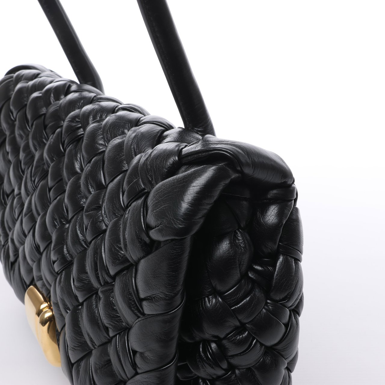 Bottega Veneta Bottega Veneta Leather Woven Rumple Desiree Shoulder Bag in Black Zwart