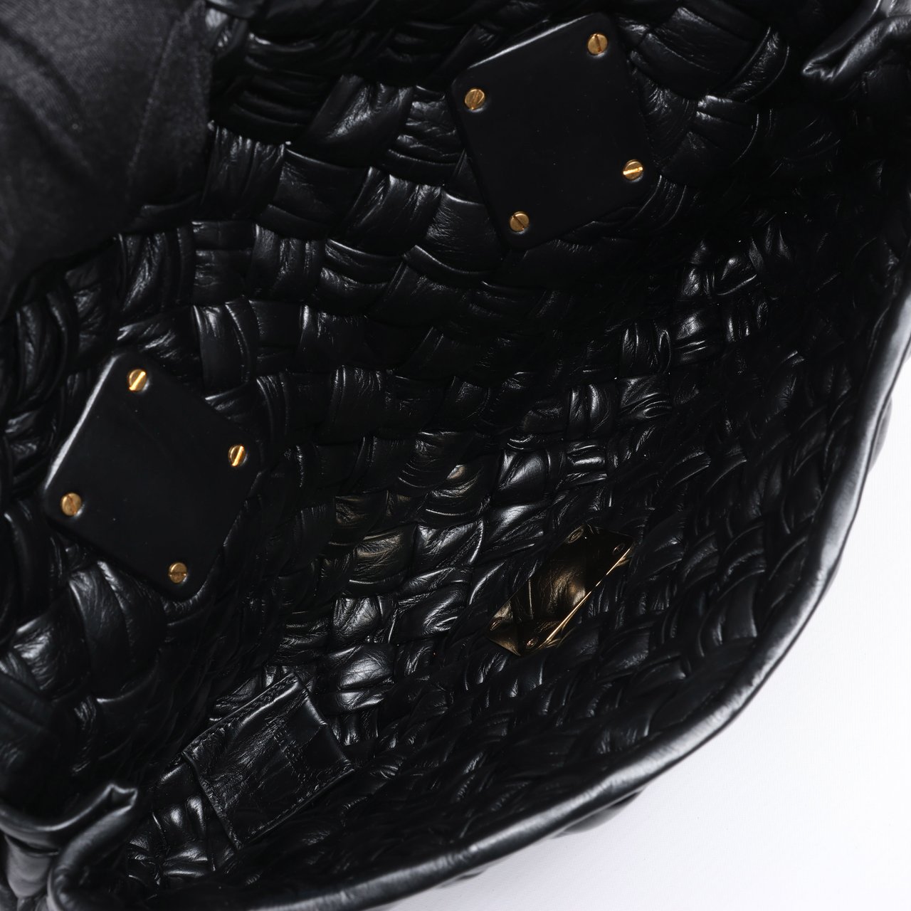 Bottega Veneta Bottega Veneta Leather Woven Rumple Desiree Shoulder Bag in Black Zwart