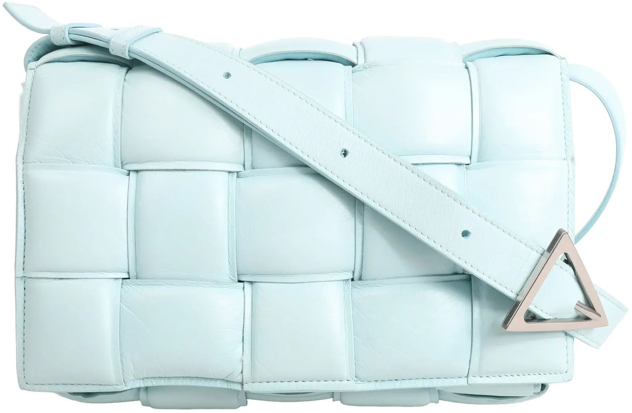 Bottega Veneta Bottega Veneta Padded Cassette Maxi Intrecciato Leather Shoulder Bag in Blue Blauw