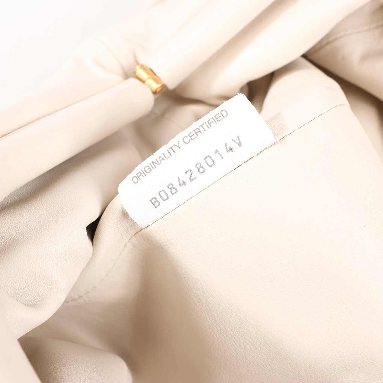 Bottega Veneta Bottega Veneta The Pouch Oversize Leather Clutch Bag in Beige Beige