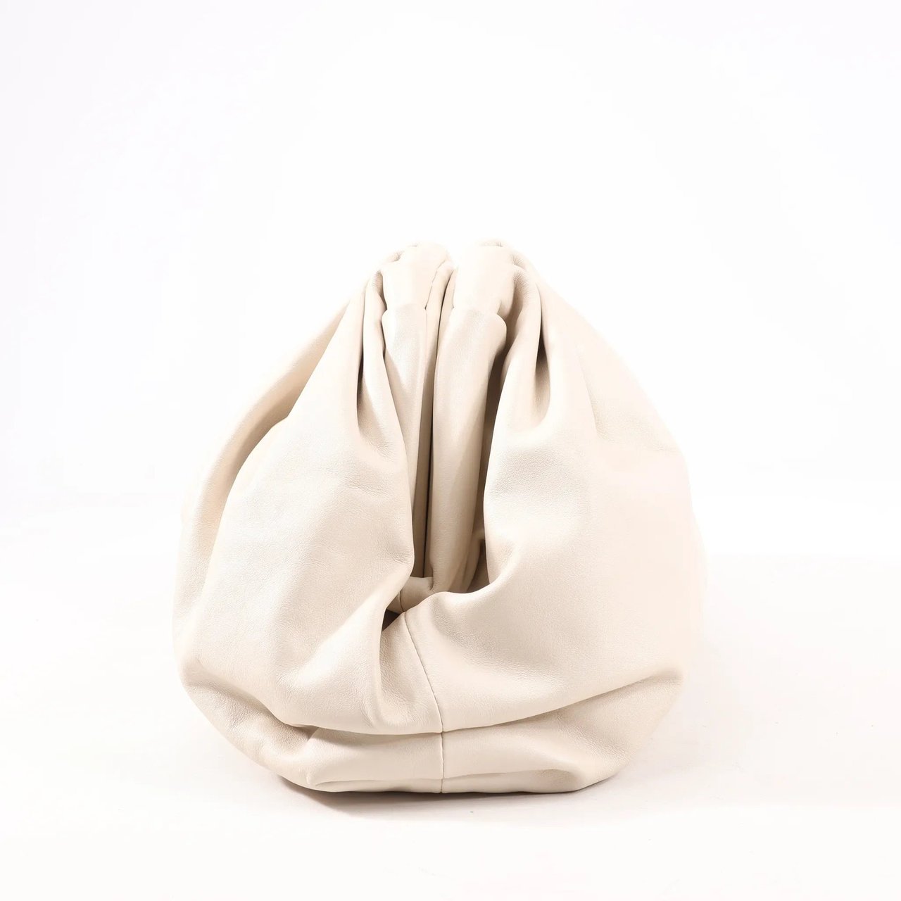 Bottega Veneta Bottega Veneta The Pouch Oversize Leather Clutch Bag in Beige Beige