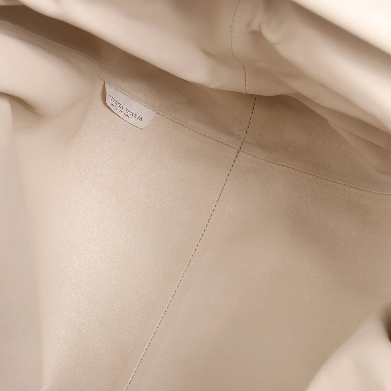 Bottega Veneta Bottega Veneta The Pouch Oversize Leather Clutch Bag in Beige Beige