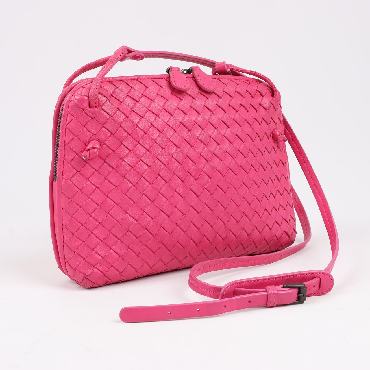 Bottega Veneta Bottega Veneta Intrecciato Nodini Crossbody Bag in Pink Roze