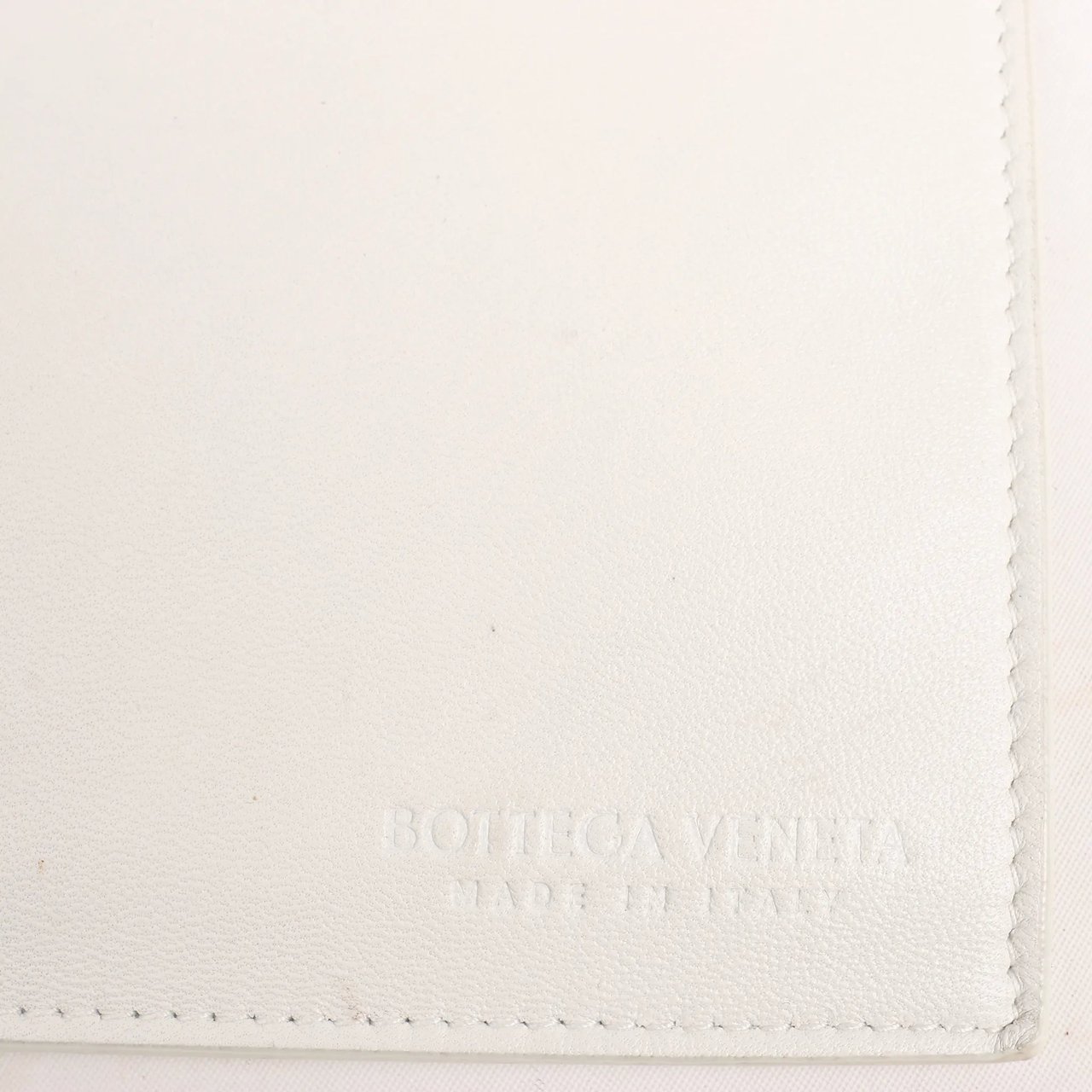 Bottega Veneta Bottega Veneta The Arco Maxi Intrecciato Leather Handbag in Black Zwart