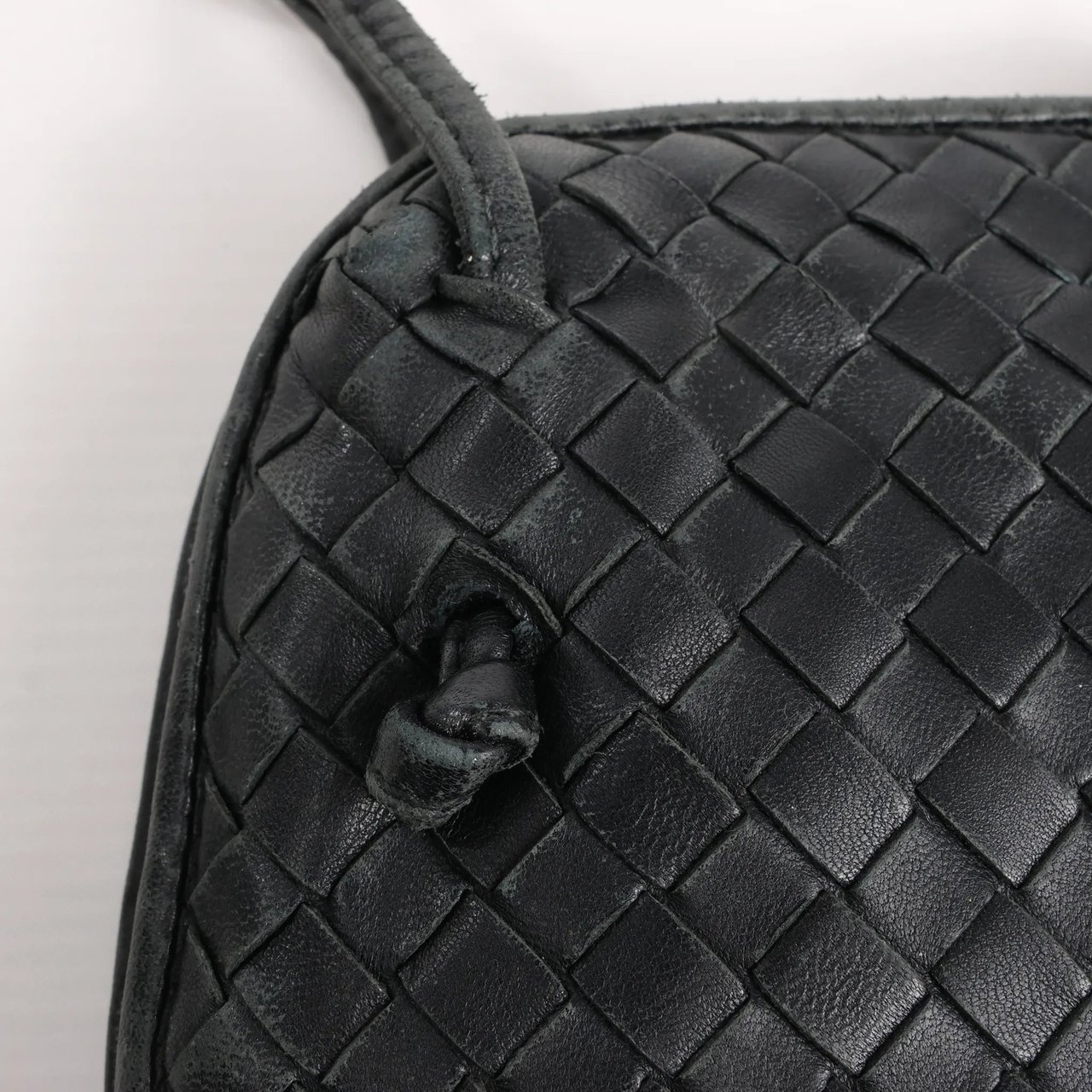 Bottega Veneta Bottega Veneta Nodini Intrecciato Leather Crossbody Bag in Black Zwart