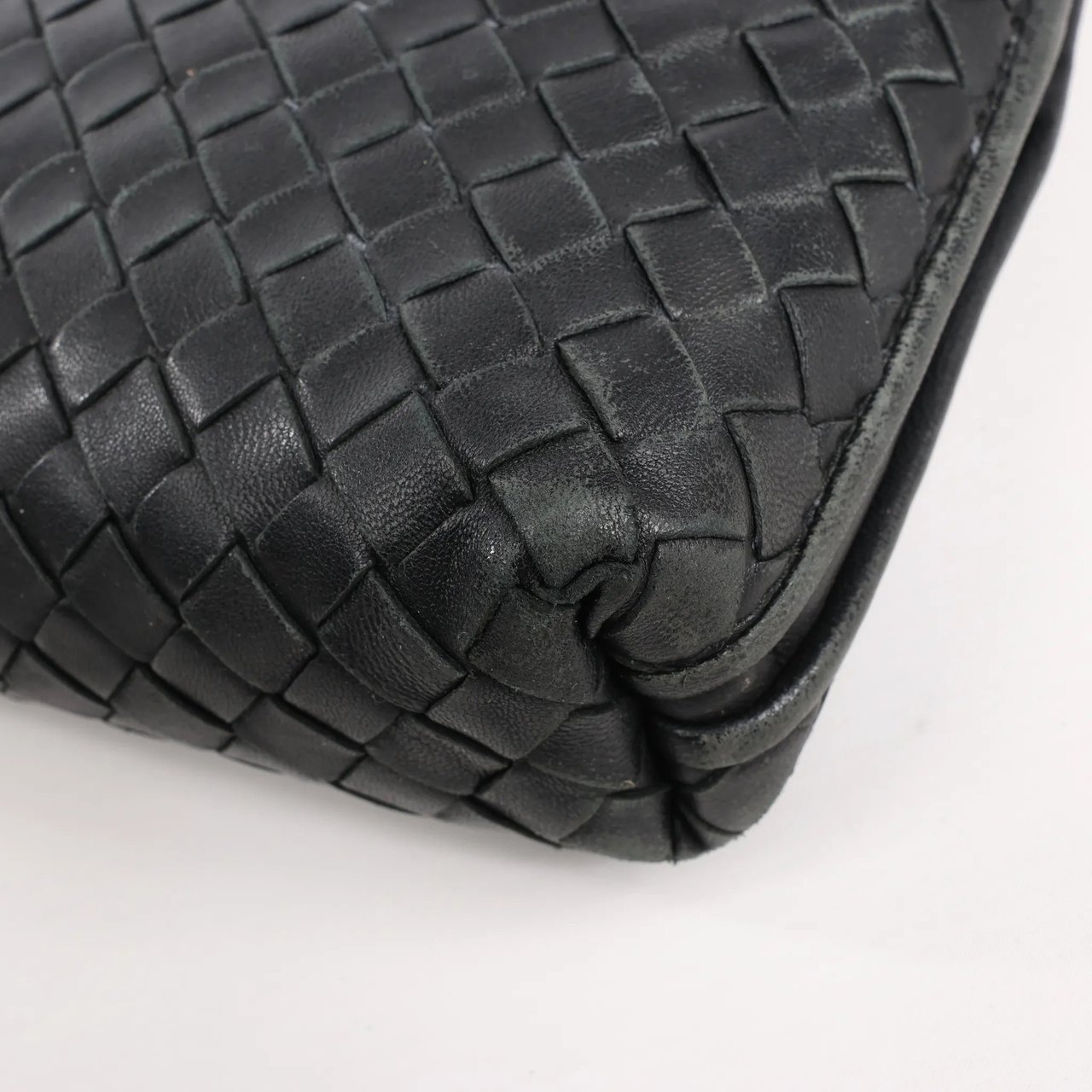 Bottega Veneta Bottega Veneta Nodini Intrecciato Leather Crossbody Bag in Black Zwart