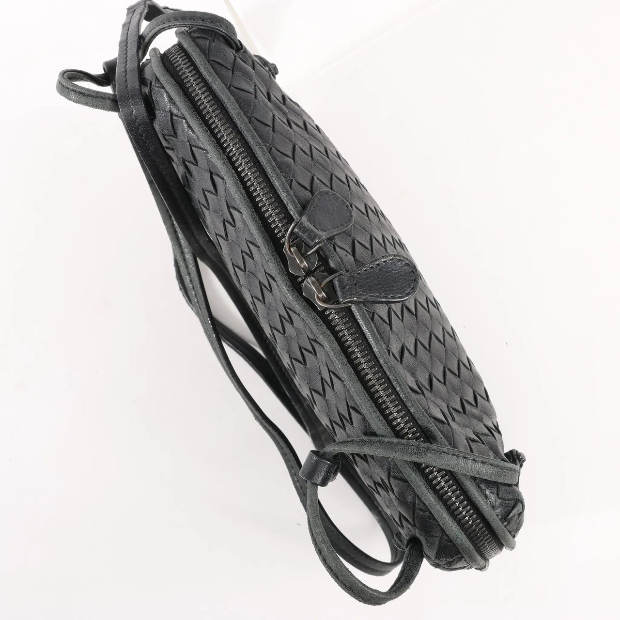 Bottega Veneta Bottega Veneta Nodini Intrecciato Leather Crossbody Bag in Black Zwart