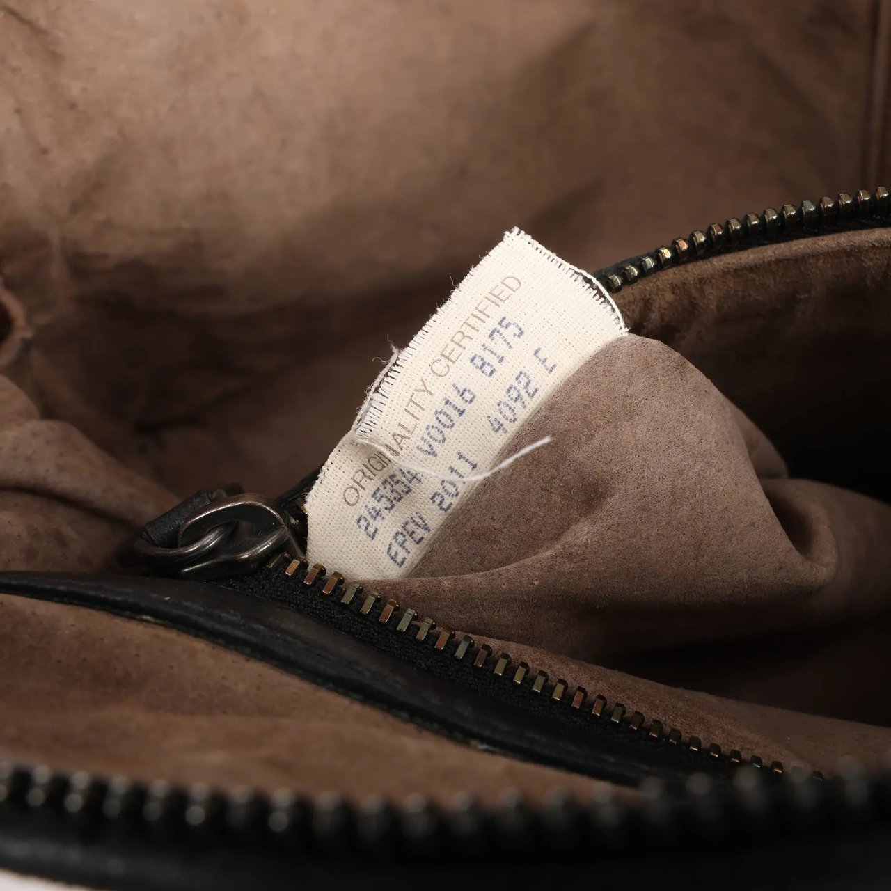 Bottega Veneta Bottega Veneta Nodini Intrecciato Leather Crossbody Bag in Black Zwart