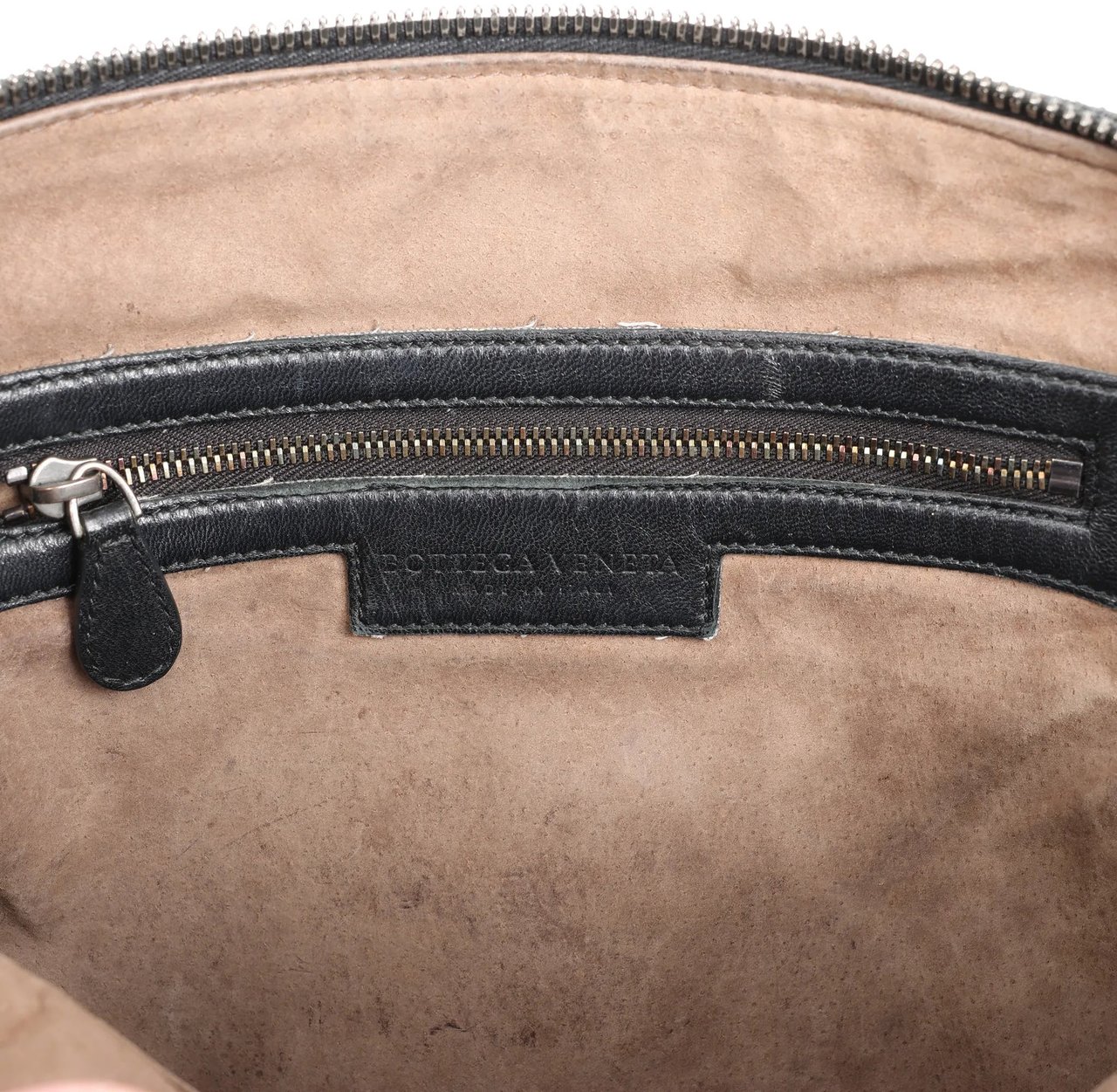 Bottega Veneta Bottega Veneta Nodini Intrecciato Leather Crossbody Bag in Black Zwart