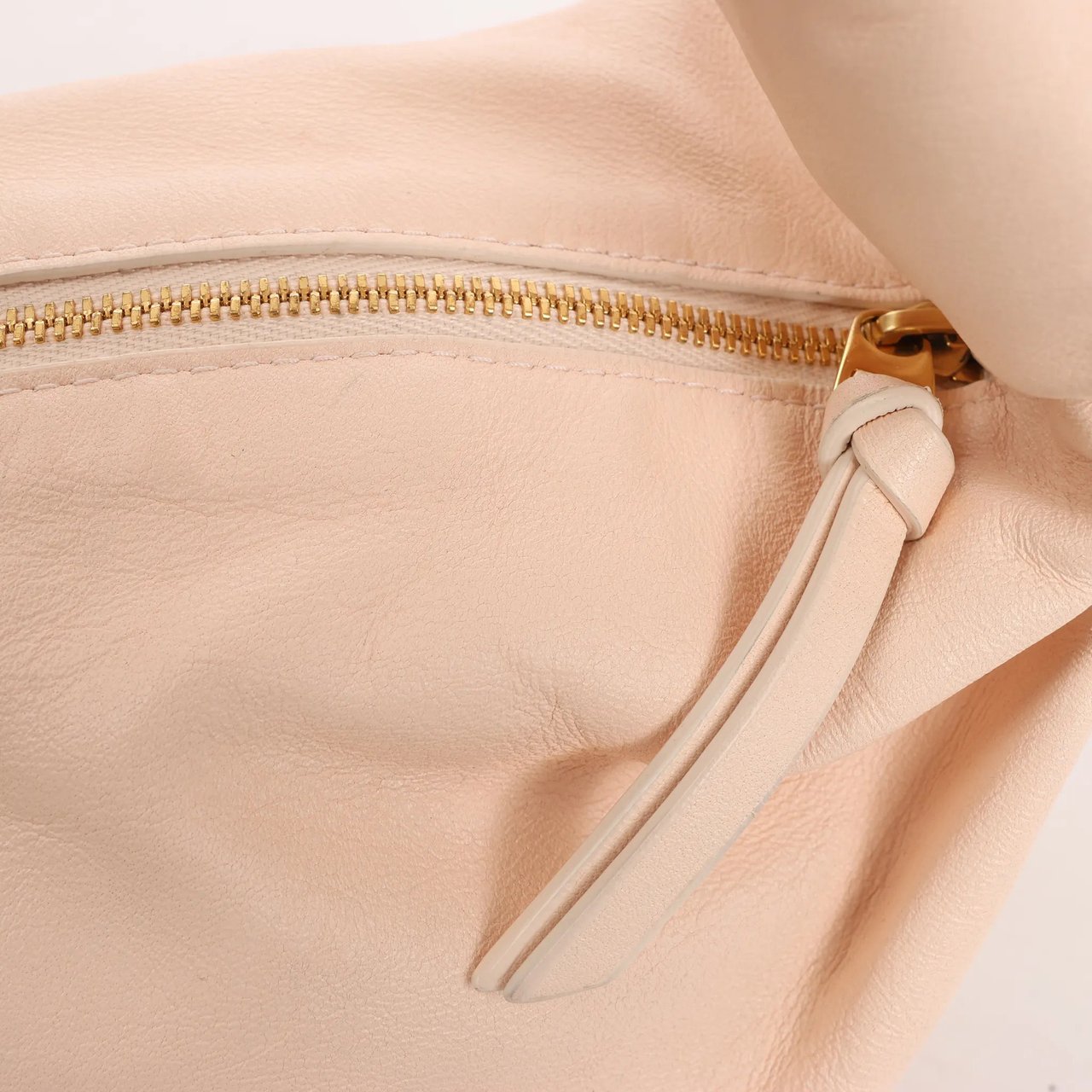 Bottega Veneta BOTTEGA VENETA Double Knot Mini Leather Handbag in Pink Roze