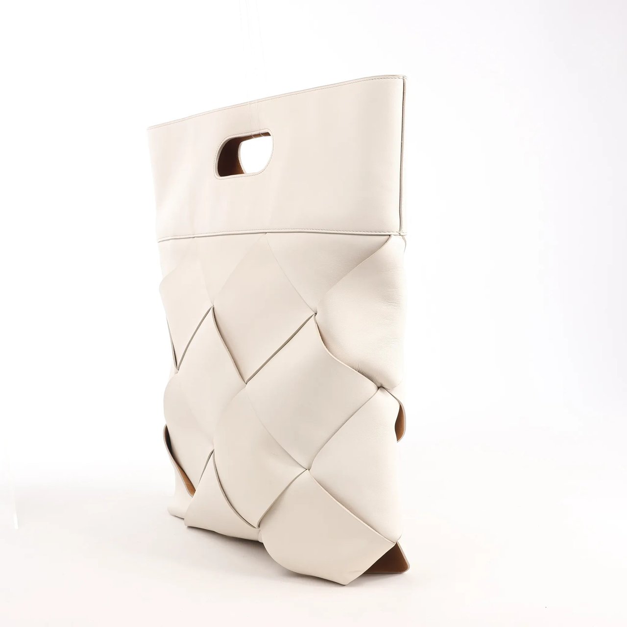 Bottega Veneta Bottega Veneta Slip Maxi Intrecciato Leather Handbag in White Wit