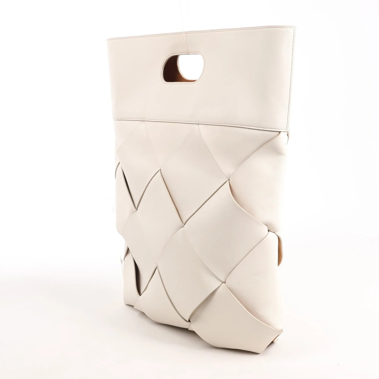 Bottega Veneta Bottega Veneta Slip Maxi Intrecciato Leather Handbag in White Wit