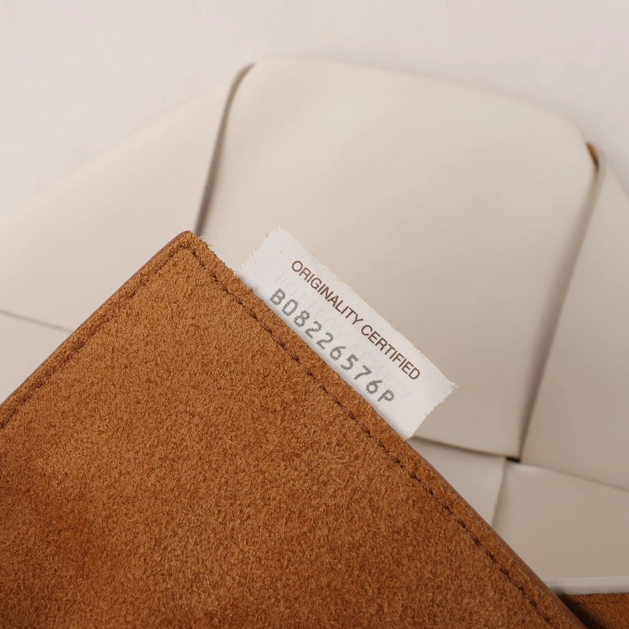 Bottega Veneta Bottega Veneta Slip Maxi Intrecciato Leather Handbag in White Wit