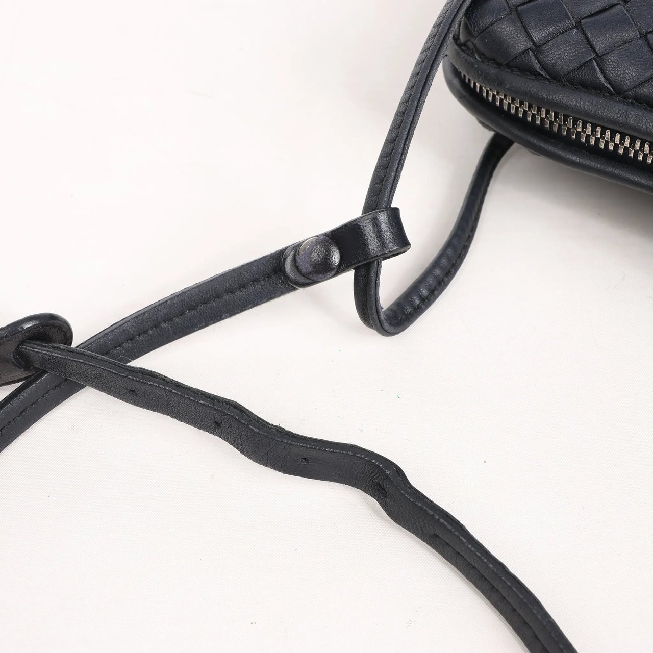 Bottega Veneta Bottega Veneta Nodini Intrecciato Leather Crossbody Bag in Black Zwart