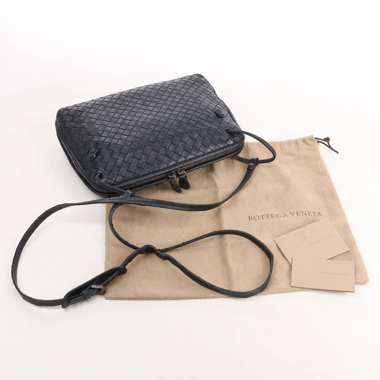 Bottega Veneta Bottega Veneta Nodini Intrecciato Leather Crossbody Bag in Black Zwart