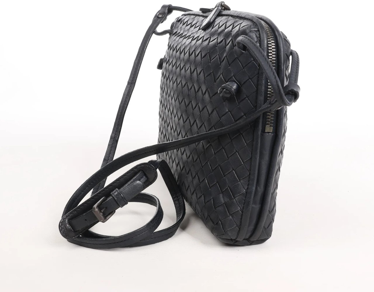 Bottega Veneta Bottega Veneta Nodini Intrecciato Leather Crossbody Bag in Black Zwart