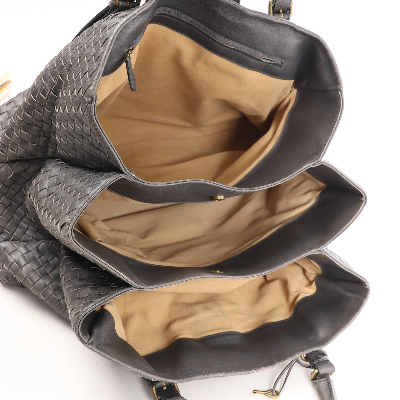 Bottega Veneta Bottega Veneta Intrecciato Roma Leather Handbag in Gray Grijs
