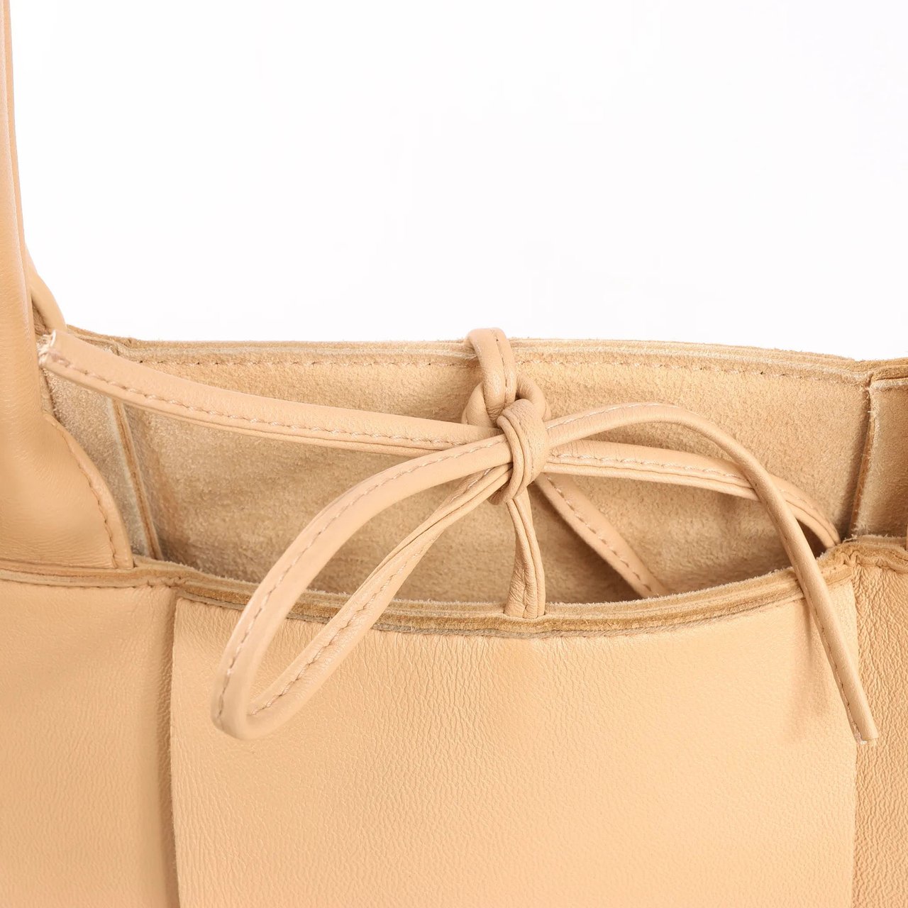 Bottega Veneta Bottega Veneta The Arco Maxi Intrecciato Large Leather Handbag in Beige Beige