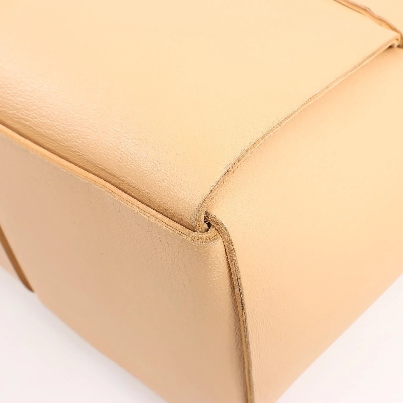 Bottega Veneta Bottega Veneta The Arco Maxi Intrecciato Large Leather Handbag in Beige Beige