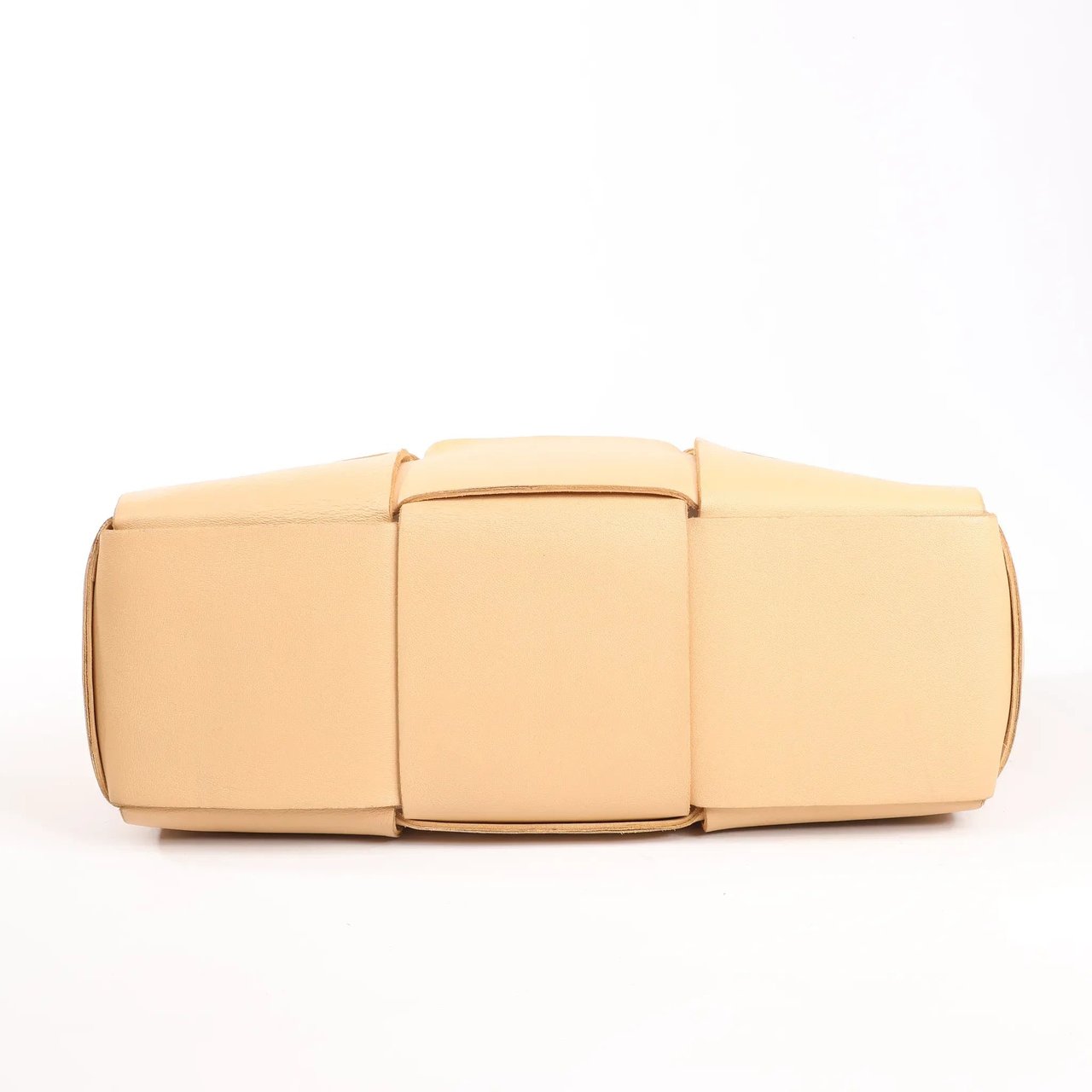 Bottega Veneta Bottega Veneta The Arco Maxi Intrecciato Large Leather Handbag in Beige Beige