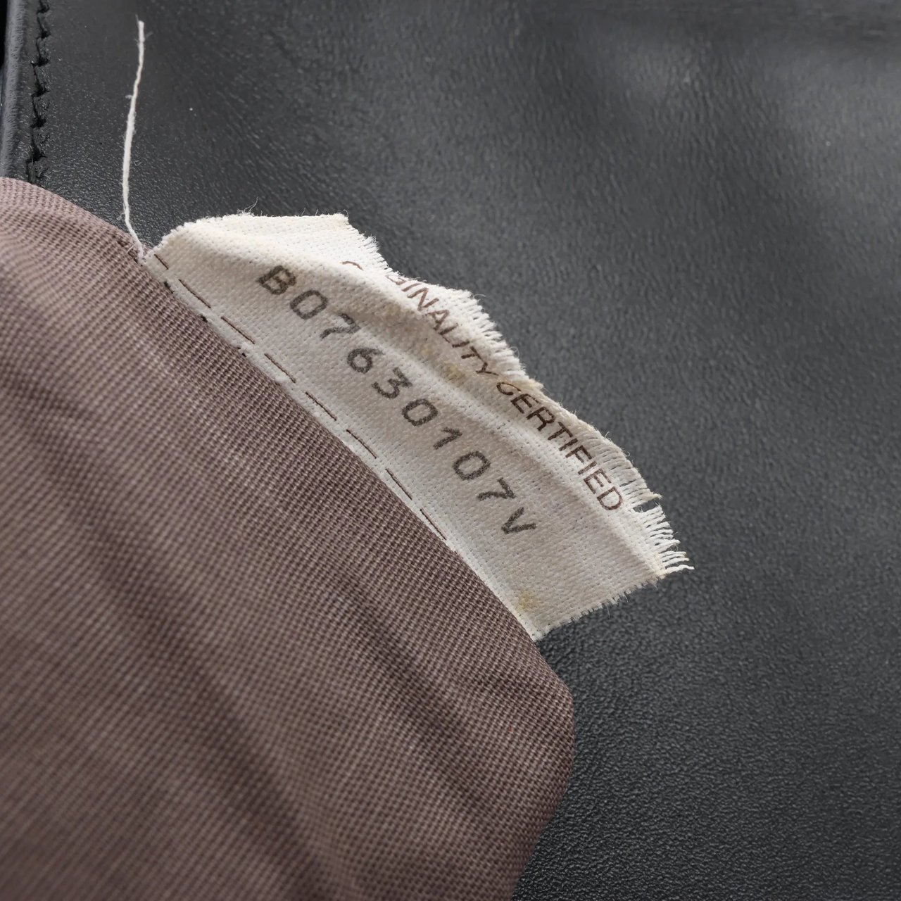 Bottega Veneta Bottega Veneta Intrecciato Crossbody Bag in Black Zwart