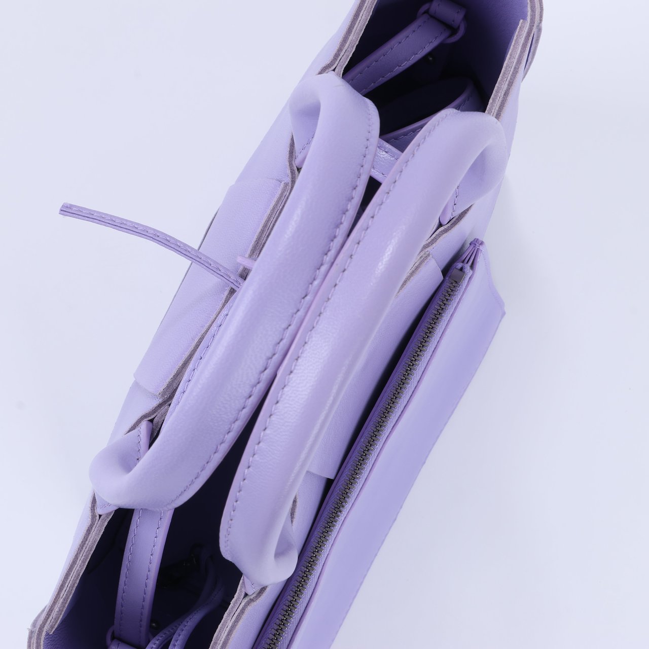 Bottega Veneta Bottega Veneta Nappa Maxi Intrecciato Small Arco 2Way Handbag in Purple Paars