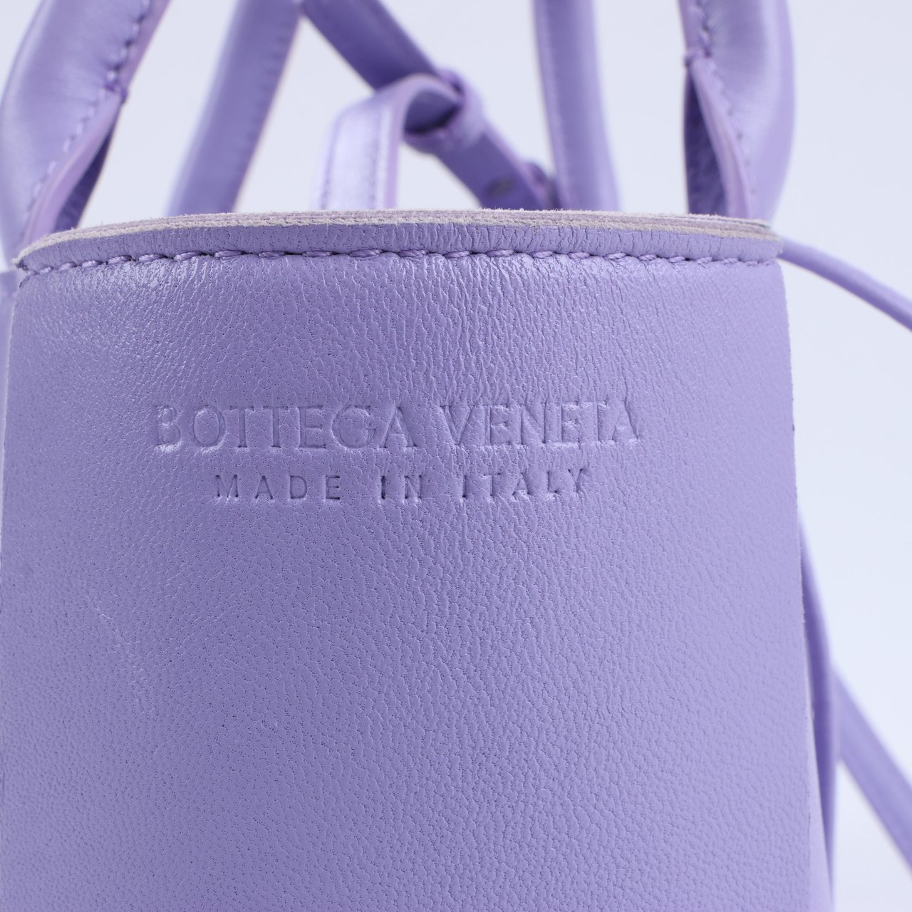 Bottega Veneta Bottega Veneta Nappa Maxi Intrecciato Small Arco 2Way Handbag in Purple Paars