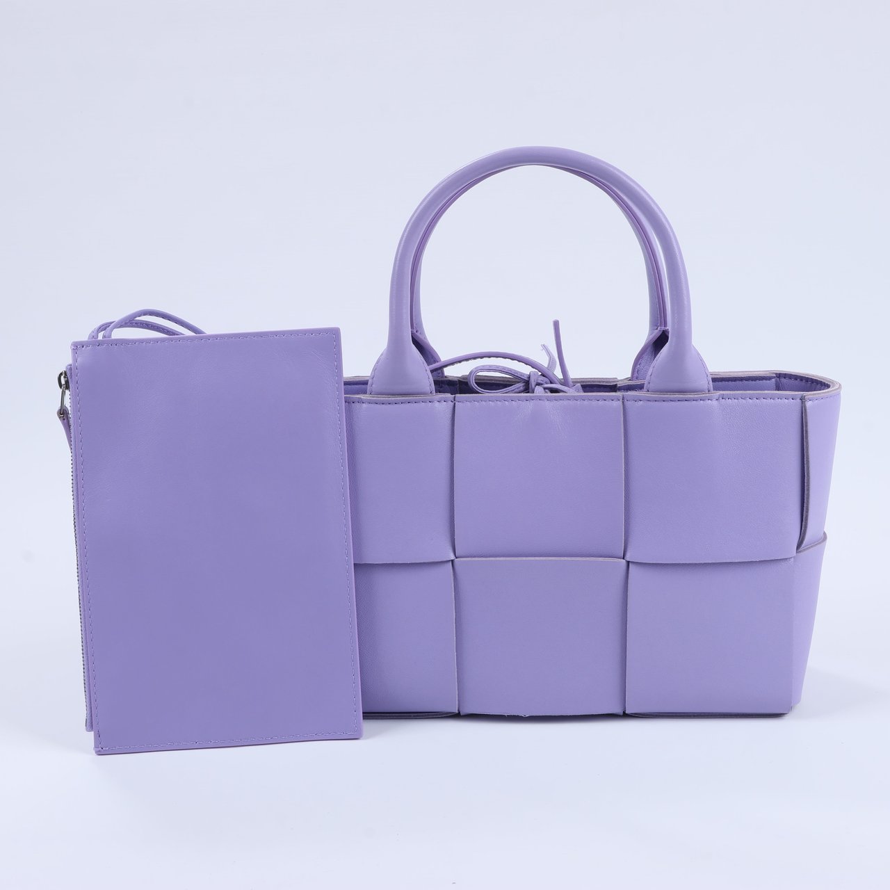 Bottega Veneta Bottega Veneta Nappa Maxi Intrecciato Small Arco 2Way Handbag in Purple Paars