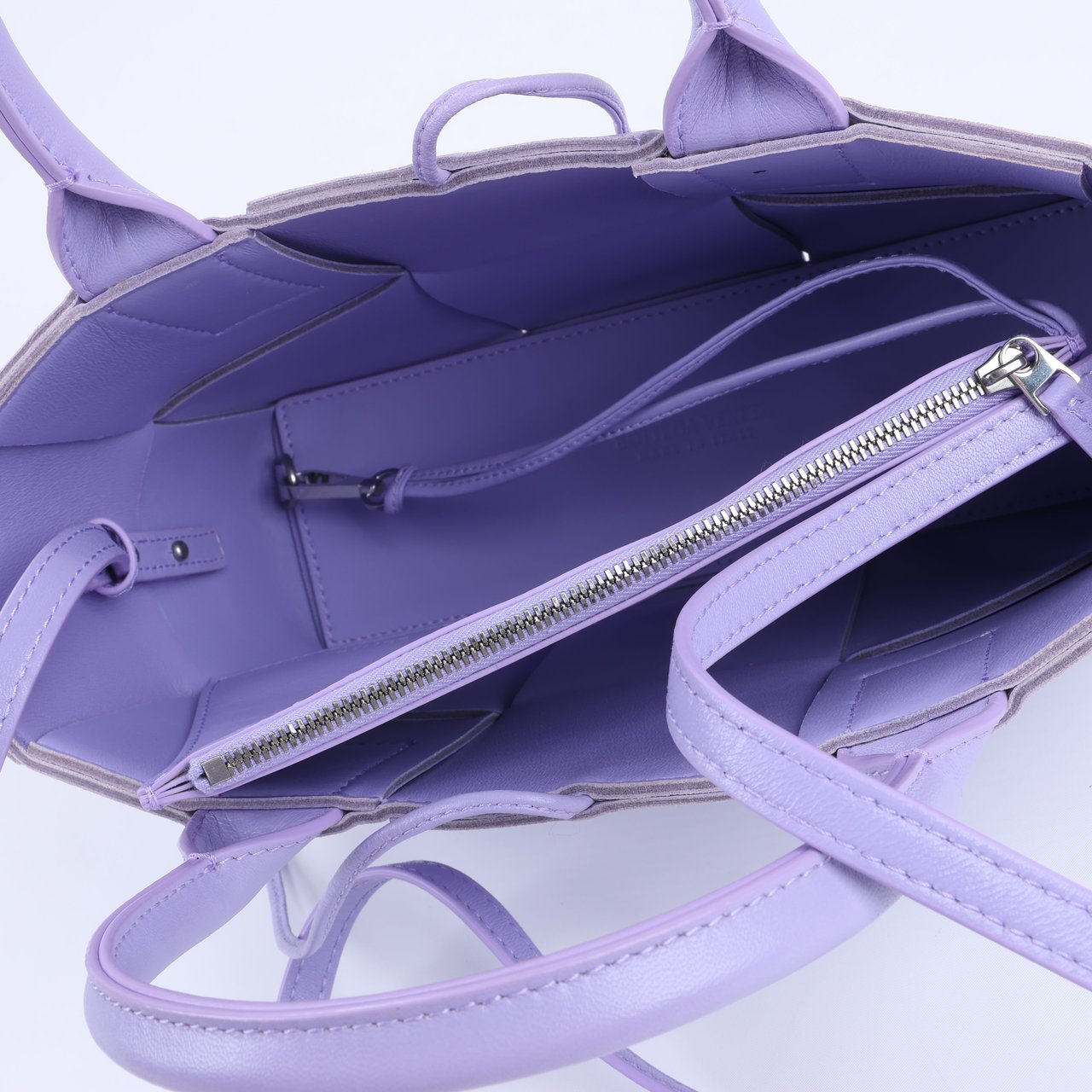 Bottega Veneta Bottega Veneta Nappa Maxi Intrecciato Small Arco 2Way Handbag in Purple Paars