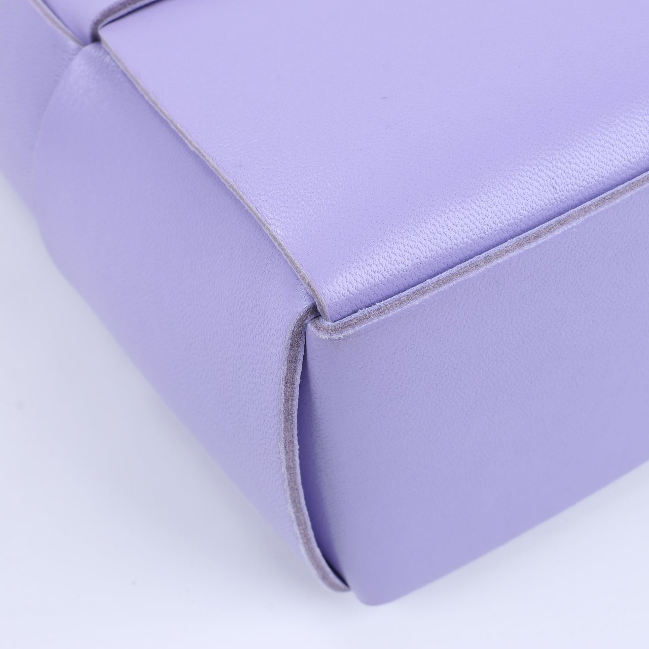 Bottega Veneta Bottega Veneta Nappa Maxi Intrecciato Small Arco 2Way Handbag in Purple Paars