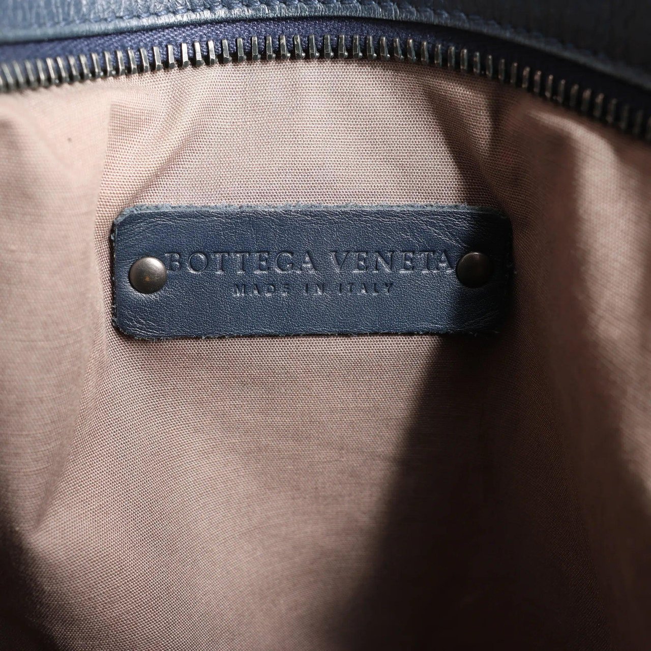 Bottega Veneta Bottega Veneta VN Intrecciato Crossbody Messenger Bag in Navy Blue Blauw