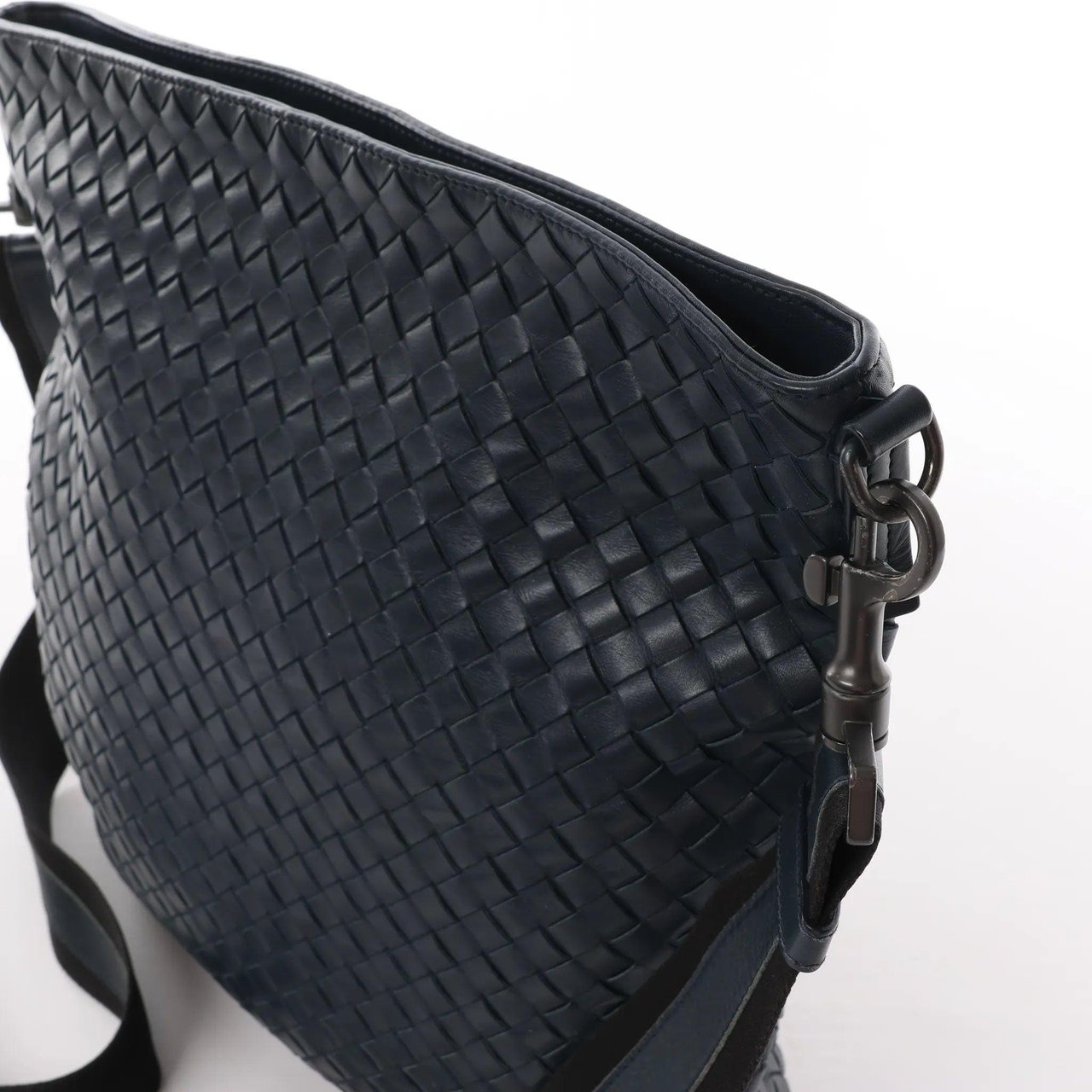 Bottega Veneta Bottega Veneta VN Intrecciato Crossbody Messenger Bag in Navy Blue Blauw