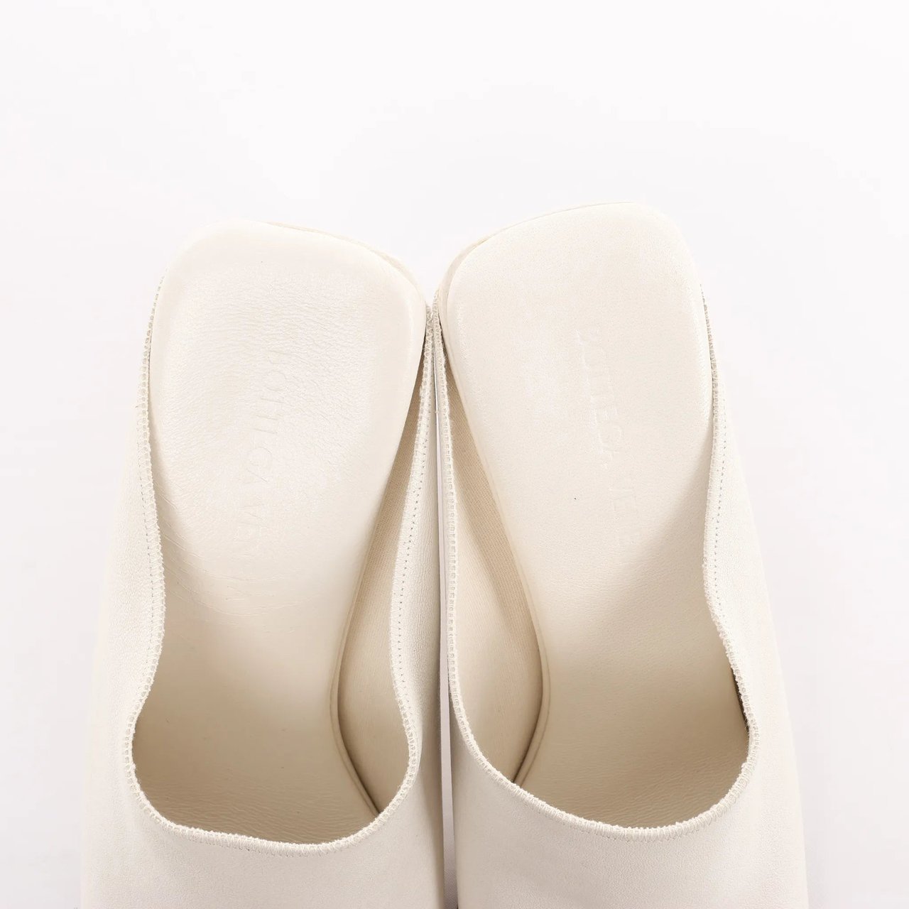 Bottega Veneta Bottega Veneta Mule Heel Toe Ring Leather in White, Size 39 EU Wit