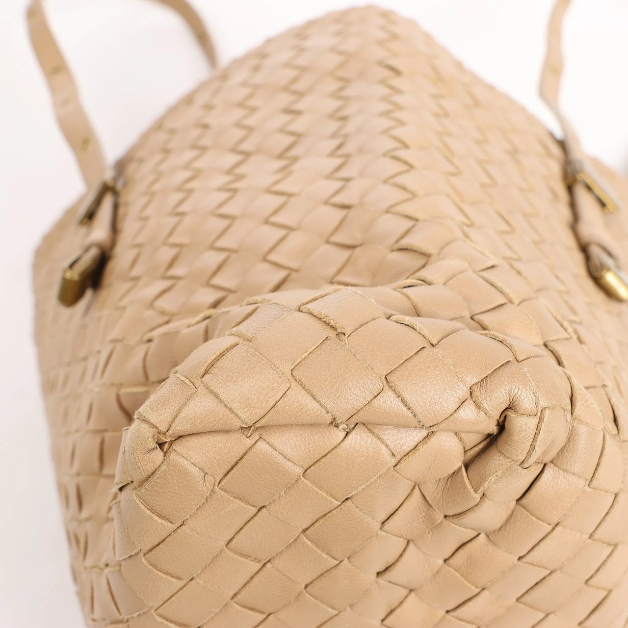 Bottega Veneta Bottega Veneta Intrecciato Leather Shoulder Bag in Beige Beige