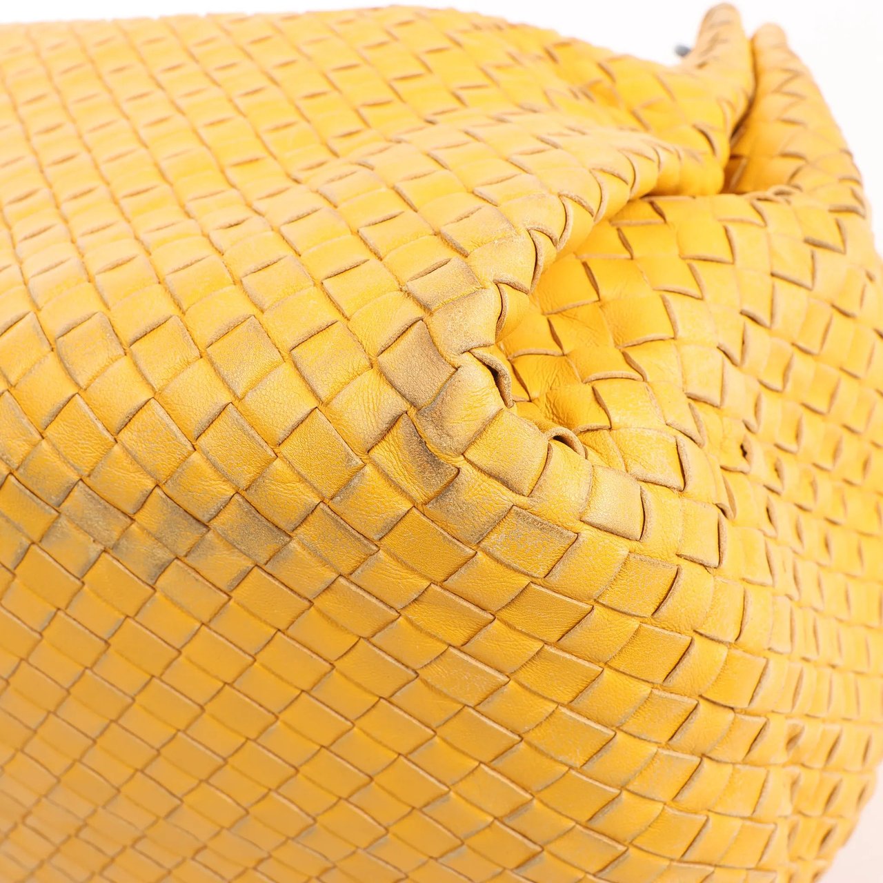 Bottega Veneta Bottega Veneta Intrecciato Leather Shoulder Bag in Yellow Geel