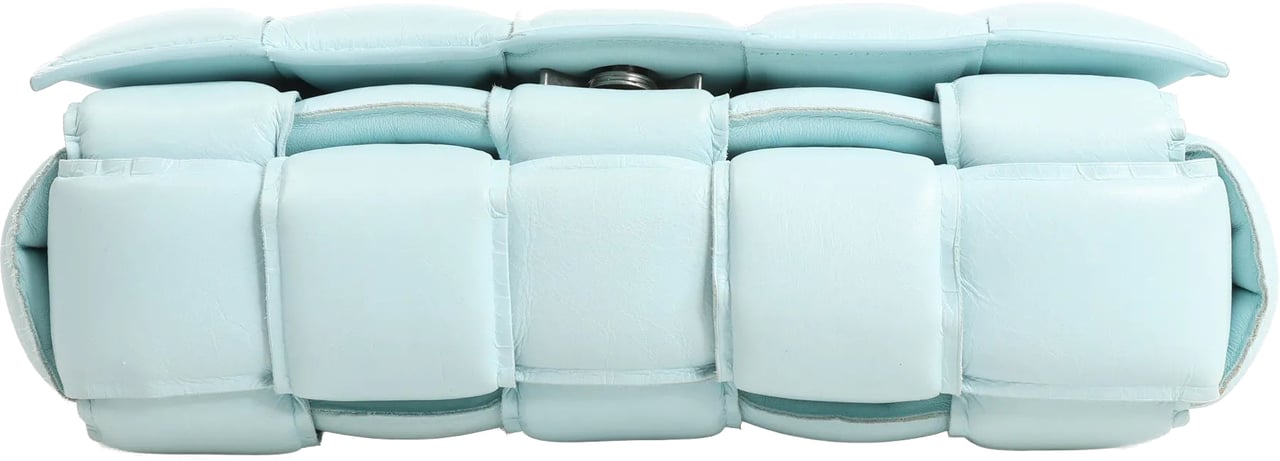 Bottega Veneta Bottega Veneta Padded Cassette Maxi Intrecciato Leather Shoulder Bag in Blue Blauw