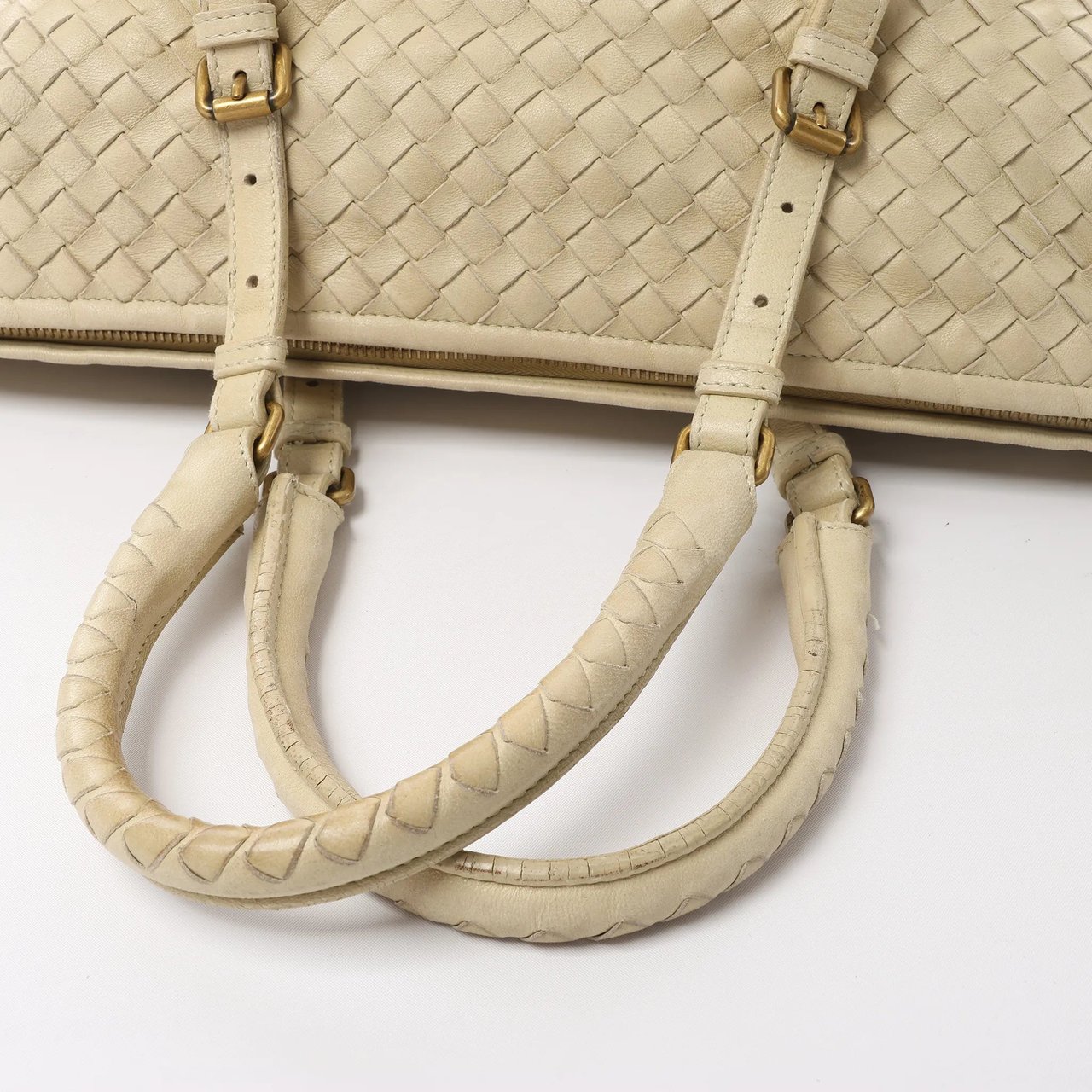 Bottega Veneta Montaigne Intrecciato Leather Shoulder Bag in Beige 173398 Beige
