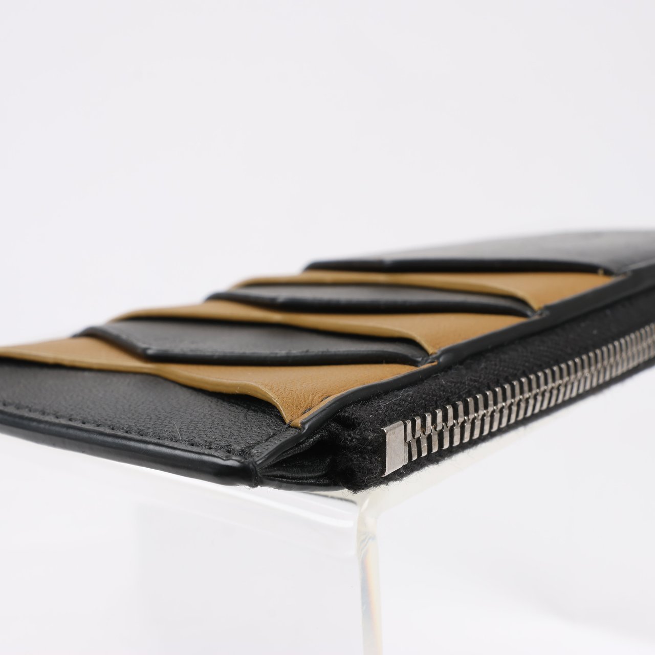 Bottega Veneta Leather Fragment Case in Black × Brown Divers