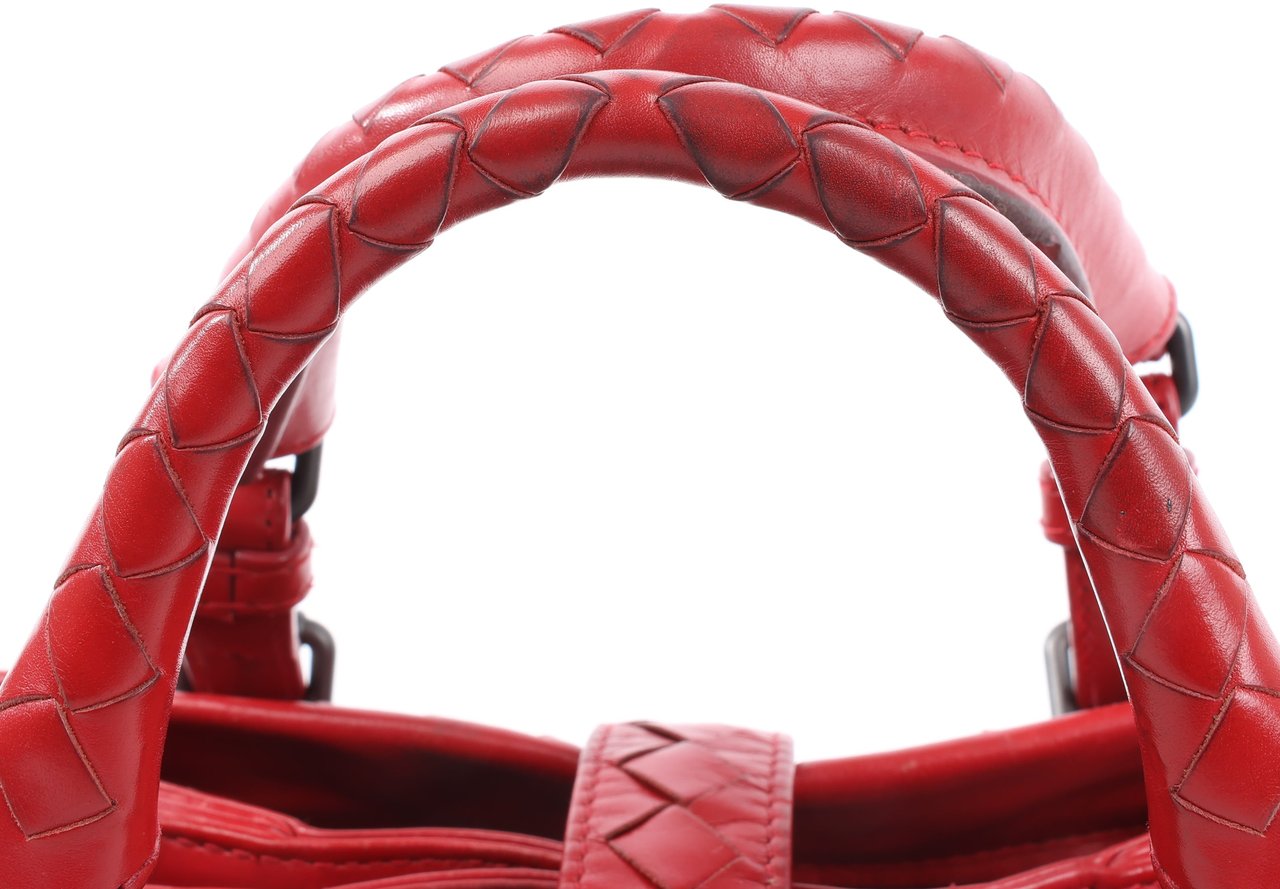 Bottega Veneta Intrecciato Roma Leather Handbag in Red Rood