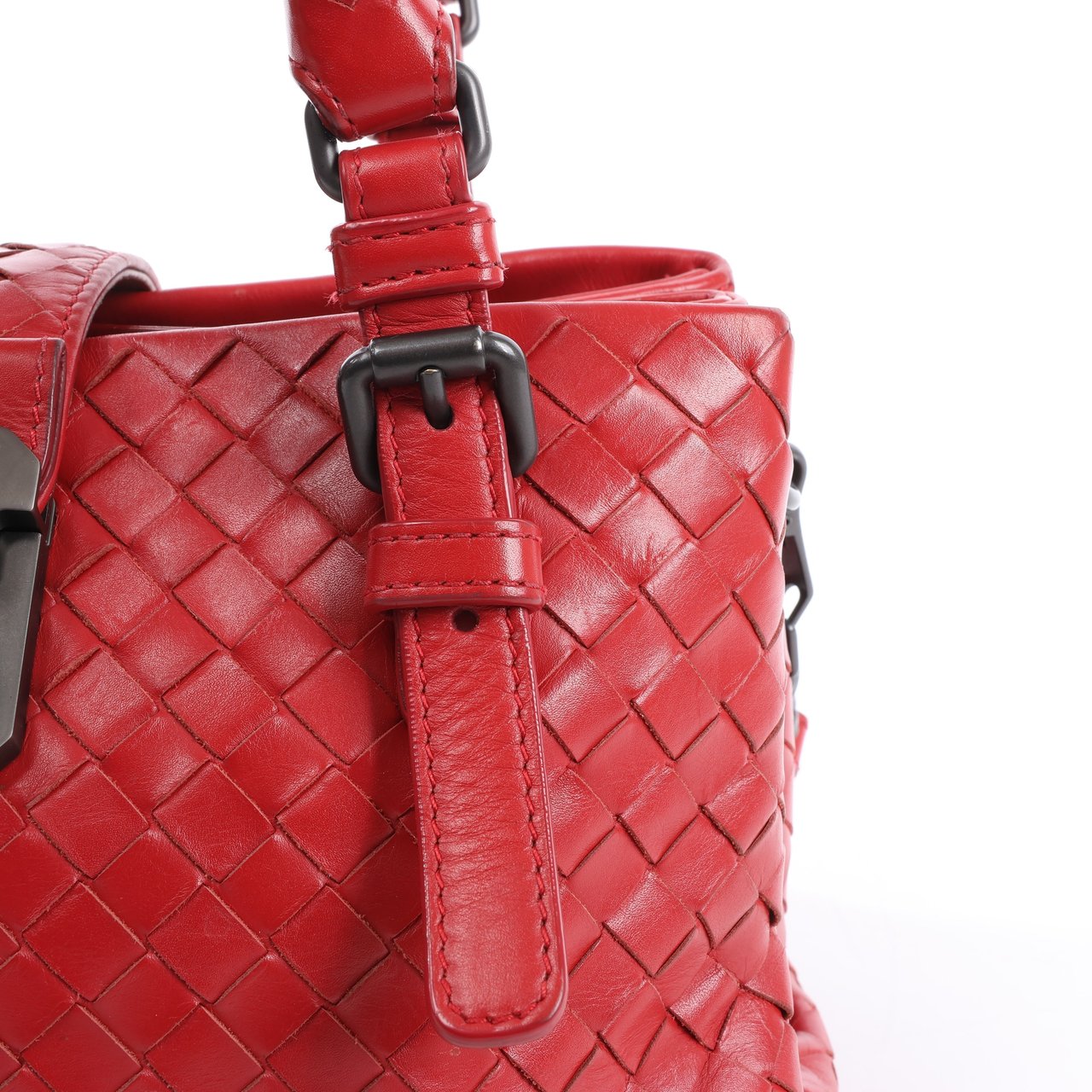 Bottega Veneta Intrecciato Roma Leather Handbag in Red Rood