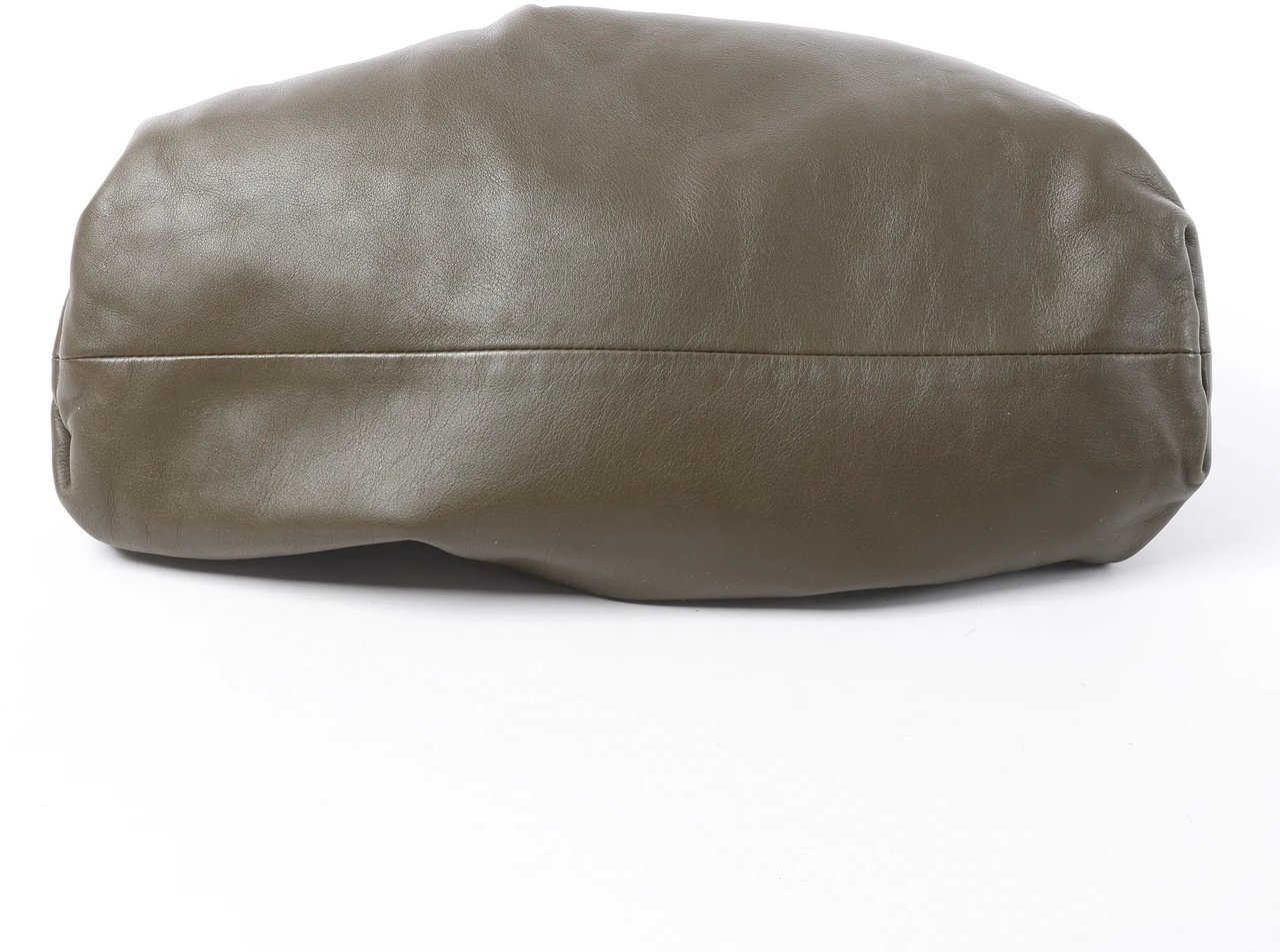 Bottega Veneta The Pouch Oversize Leather Clutch Bag in Green Groen