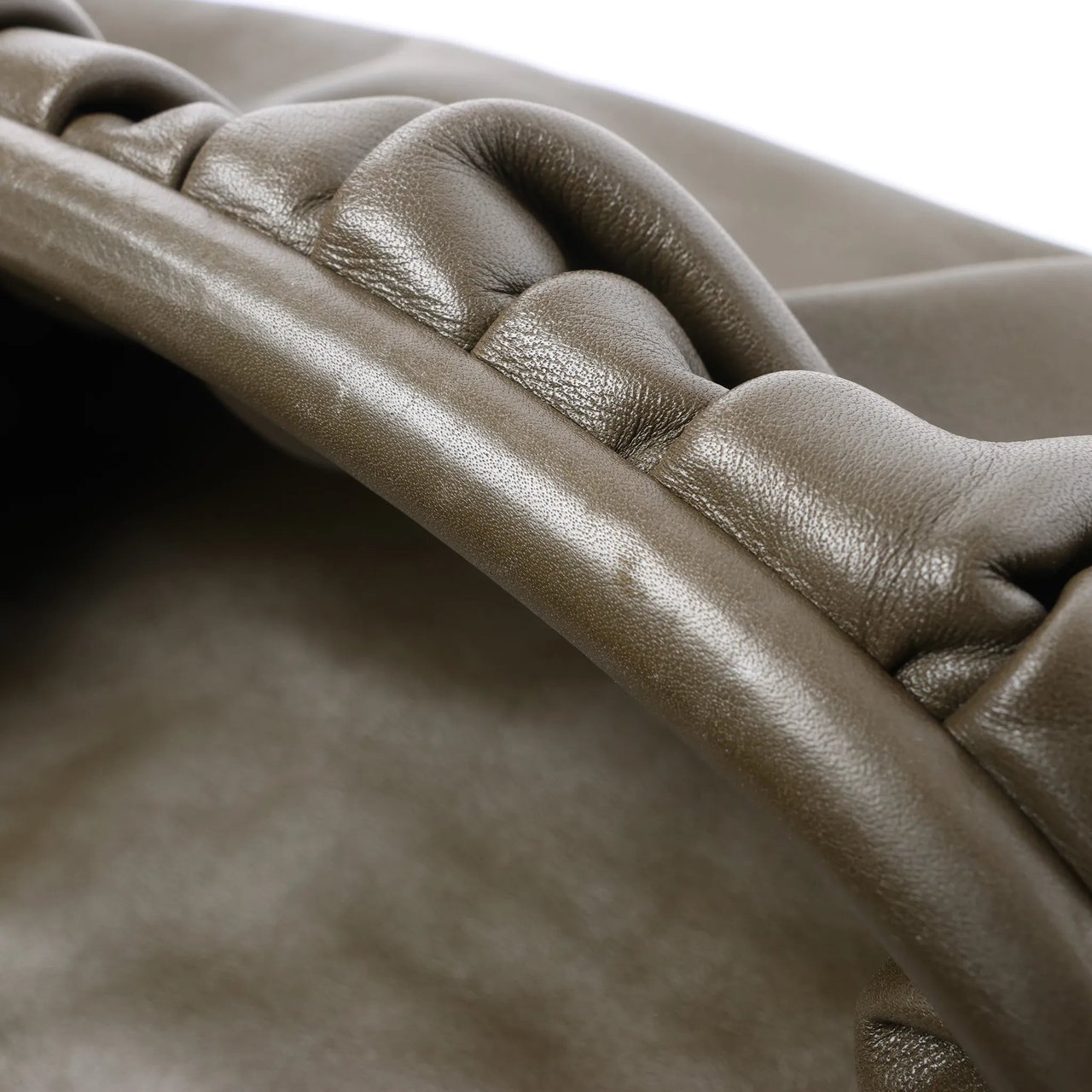 Bottega Veneta The Pouch Oversize Leather Clutch Bag in Green Groen
