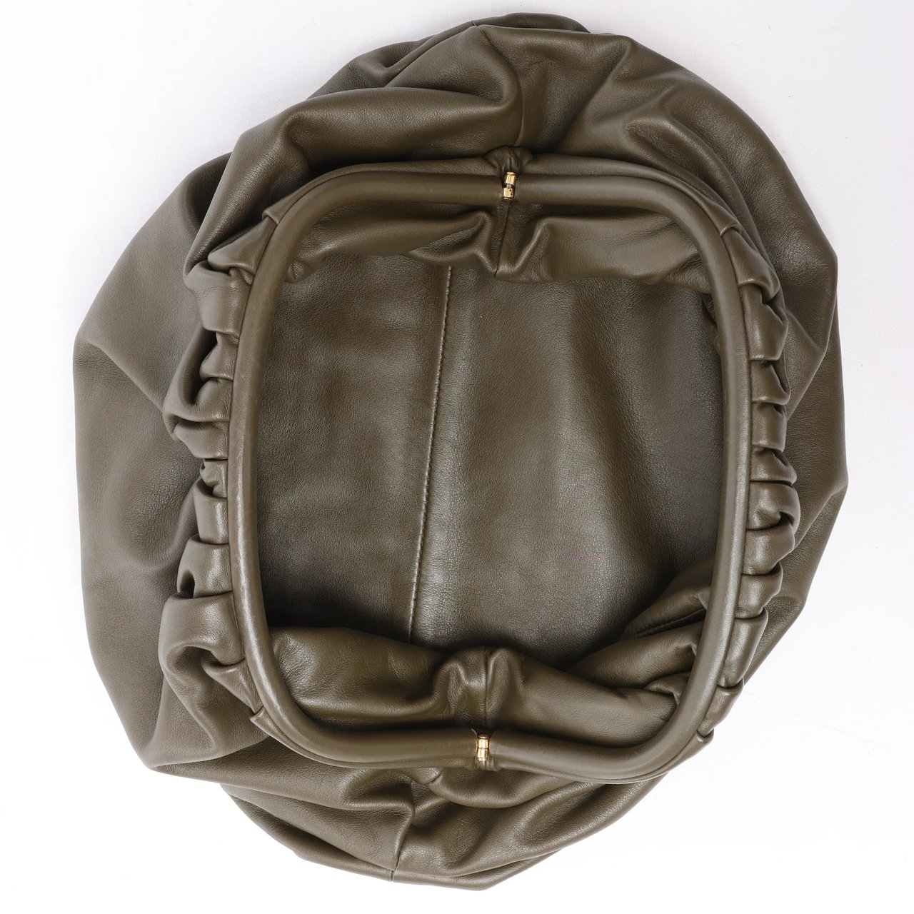 Bottega Veneta The Pouch Oversize Leather Clutch Bag in Green Groen