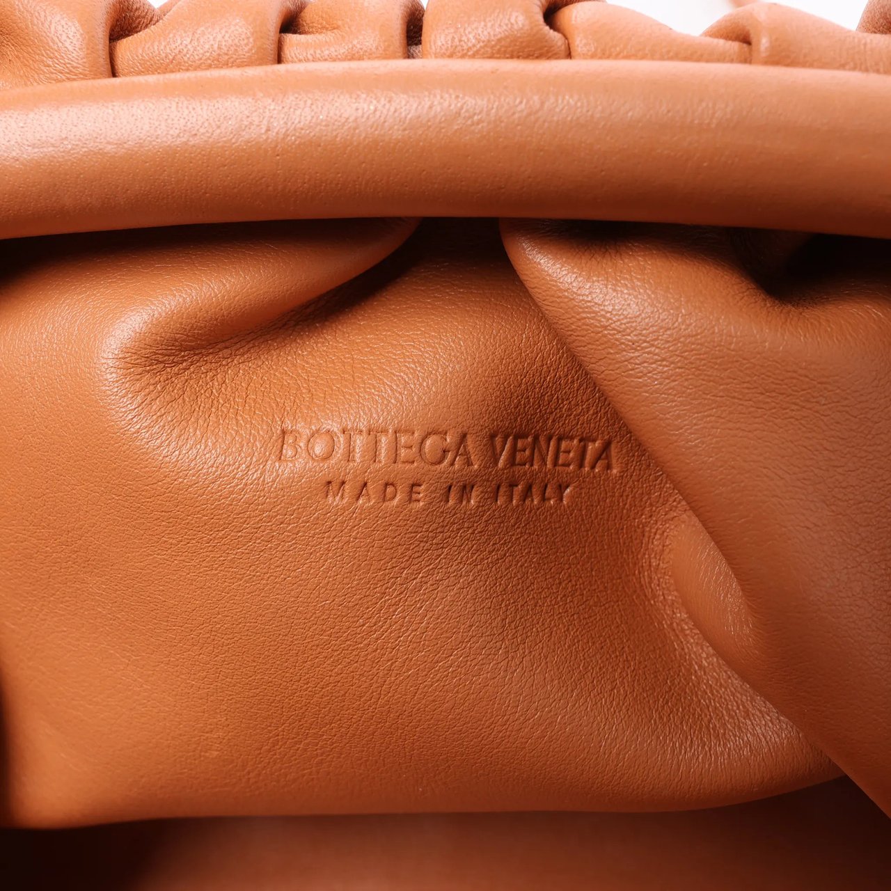 Bottega Veneta Mini The Pouch Leather Crossbody bag in Brown Bruin