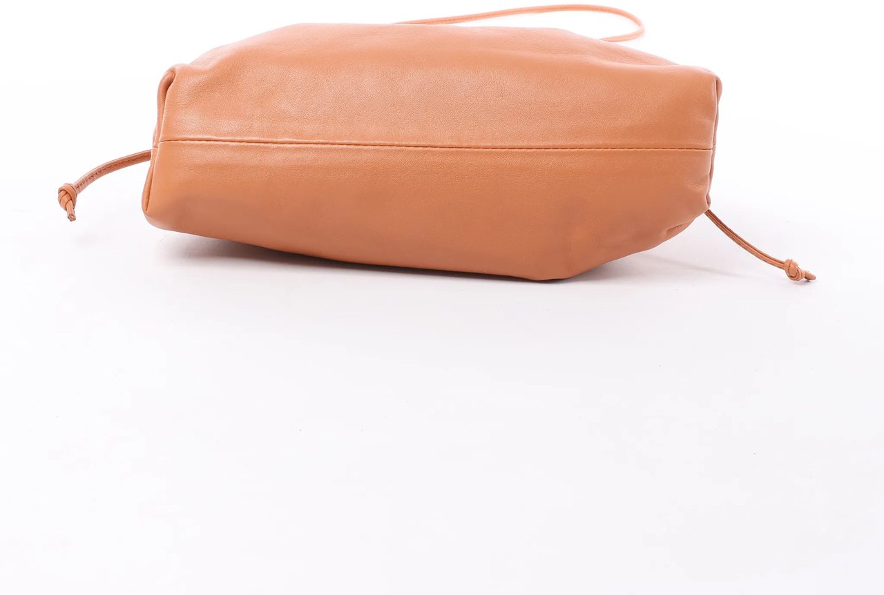 Bottega Veneta Mini The Pouch Leather Crossbody bag in Brown Bruin