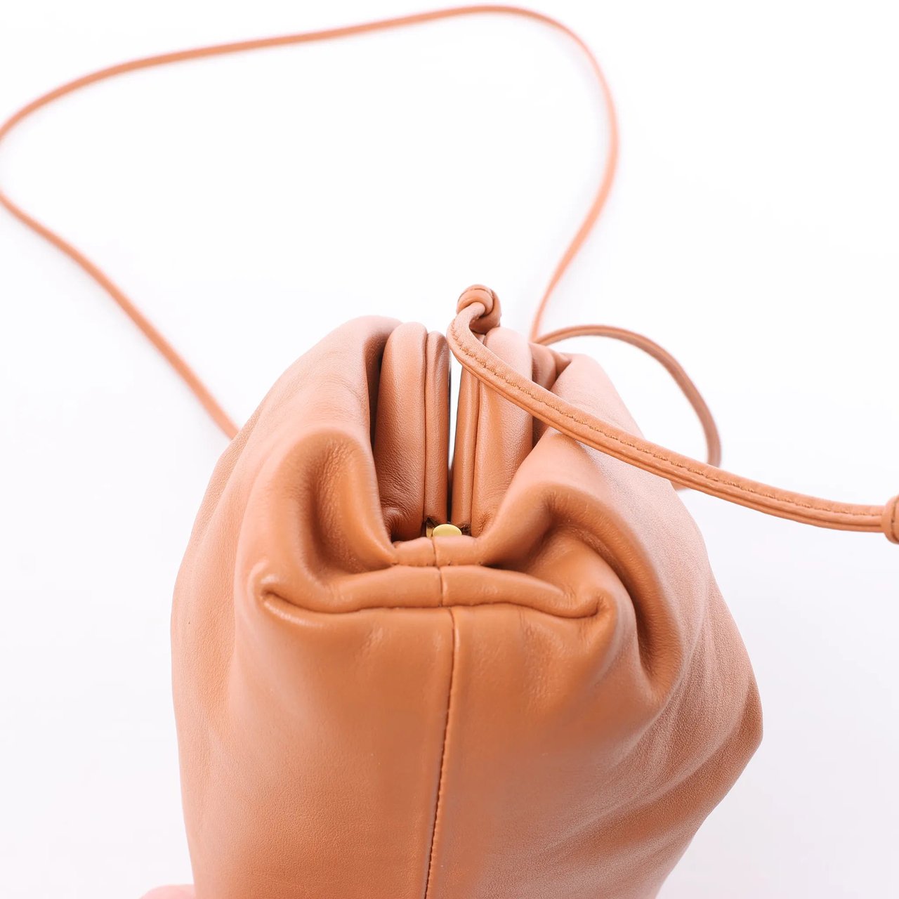 Bottega Veneta Mini The Pouch Leather Crossbody bag in Brown Bruin