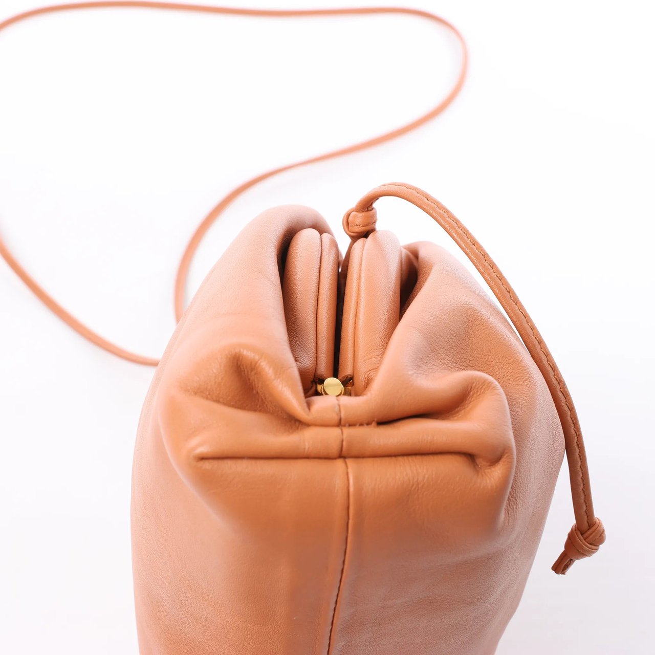 Bottega Veneta Mini The Pouch Leather Crossbody bag in Brown Bruin